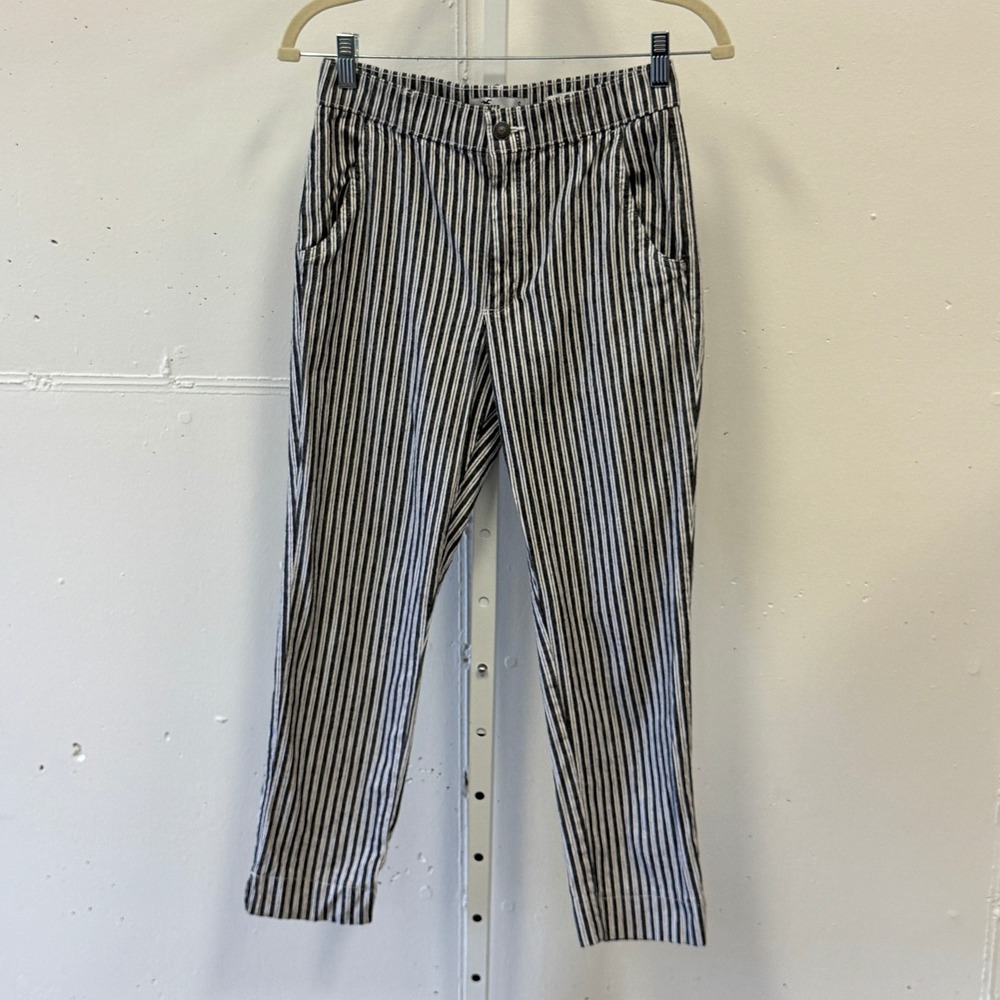 Hollister Ultra‎ High-Rise Striped Tapered Pants Gray White Small Contemporary
